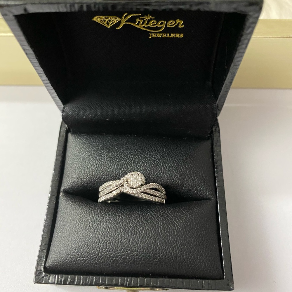 14k Solid Gold Diamond Wedding / Proposal Ring - image 4